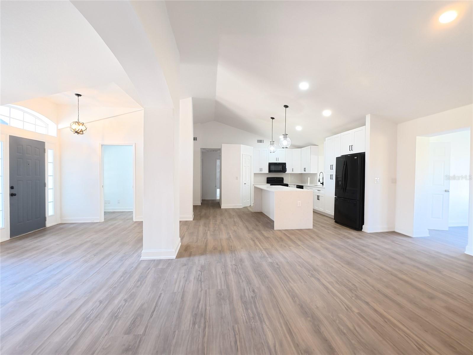 Image 10 of 29 For 10711 Lake Hill Drive