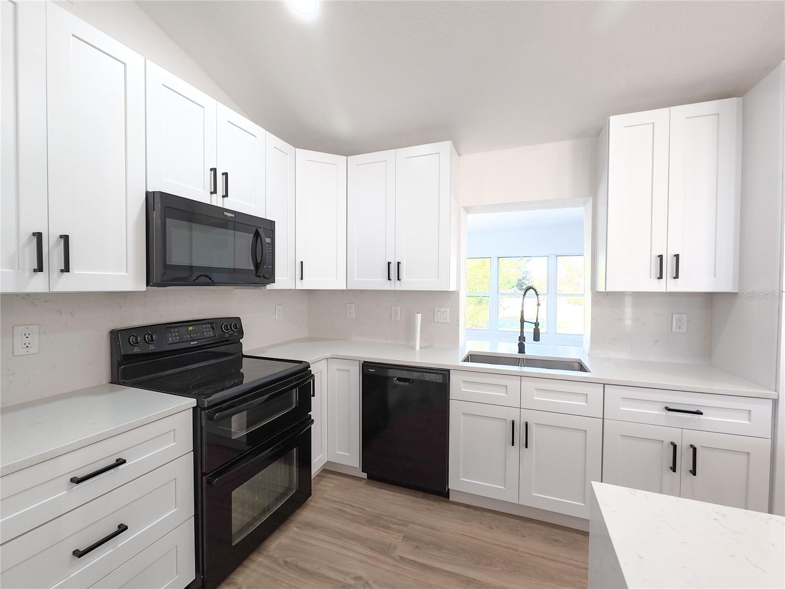 Image 11 of 29 For 10711 Lake Hill Drive