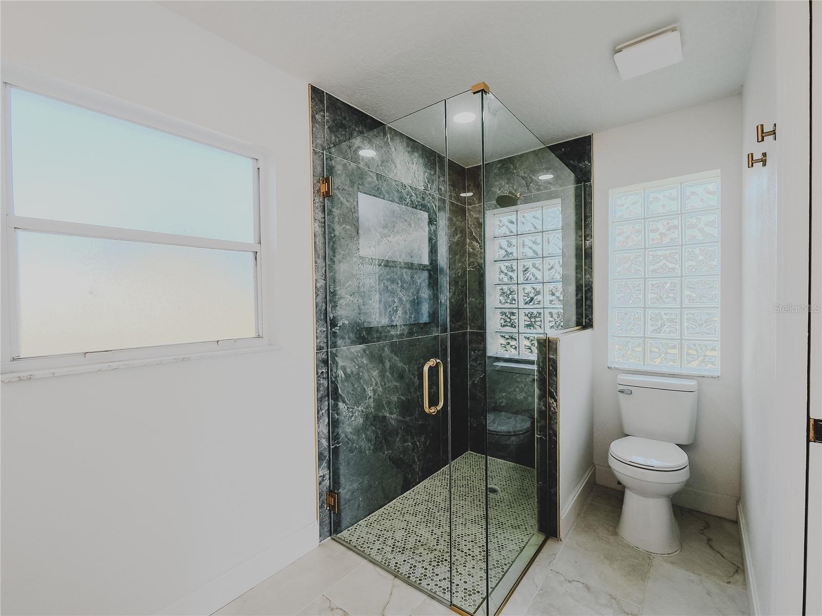 Image 17 of 29 For 10711 Lake Hill Drive