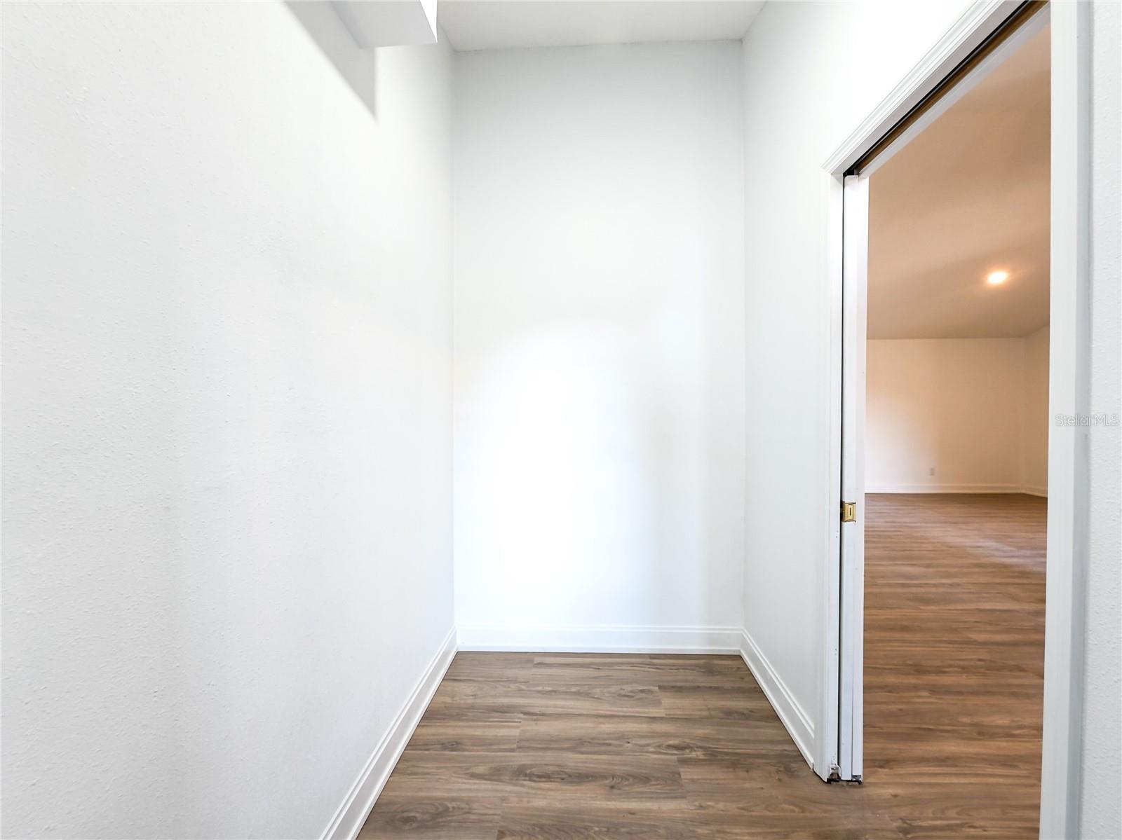 Image 7 of 29 For 10711 Lake Hill Drive