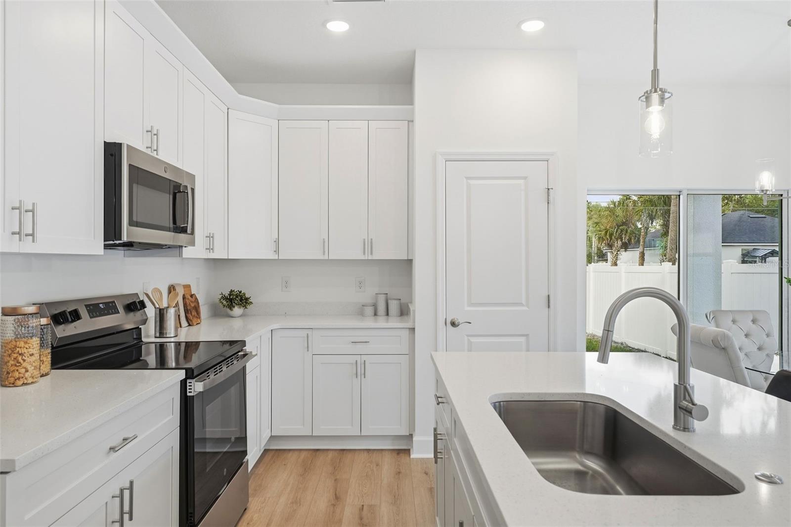 Image 23 of 33 For 1512 8th Street