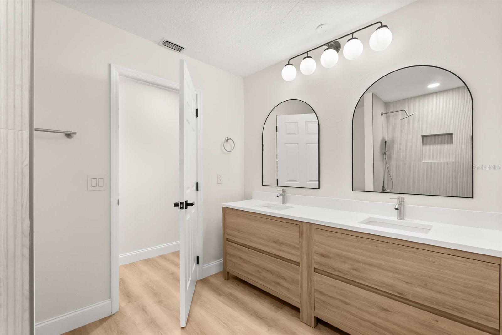 Image 18 of 27 For 216 Duncan Trail