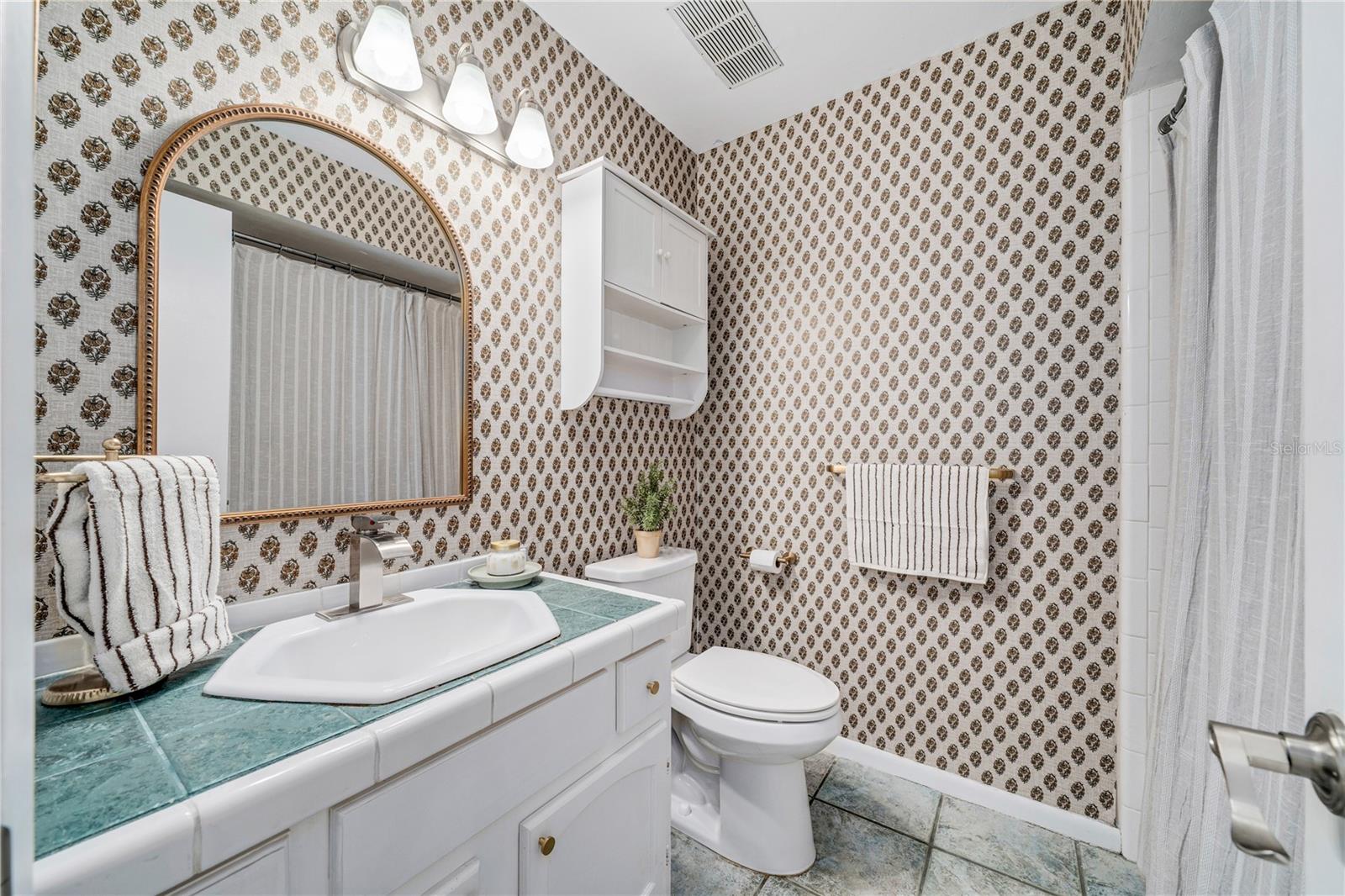 Image 17 of 40 For 1501 Overlake Avenue