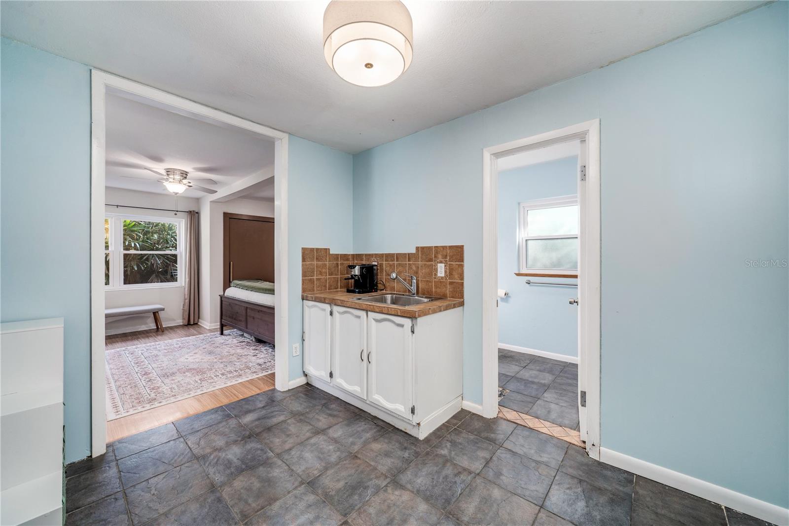 Image 24 of 40 For 1501 Overlake Avenue