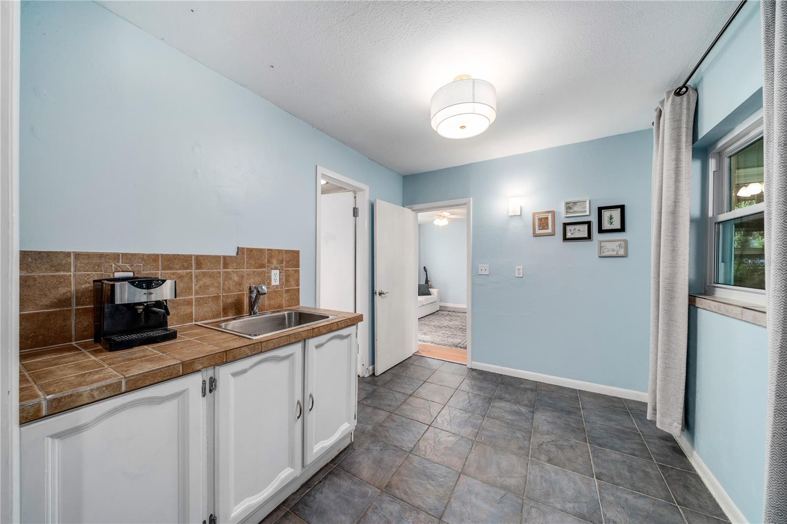 Image 25 of 40 For 1501 Overlake Avenue