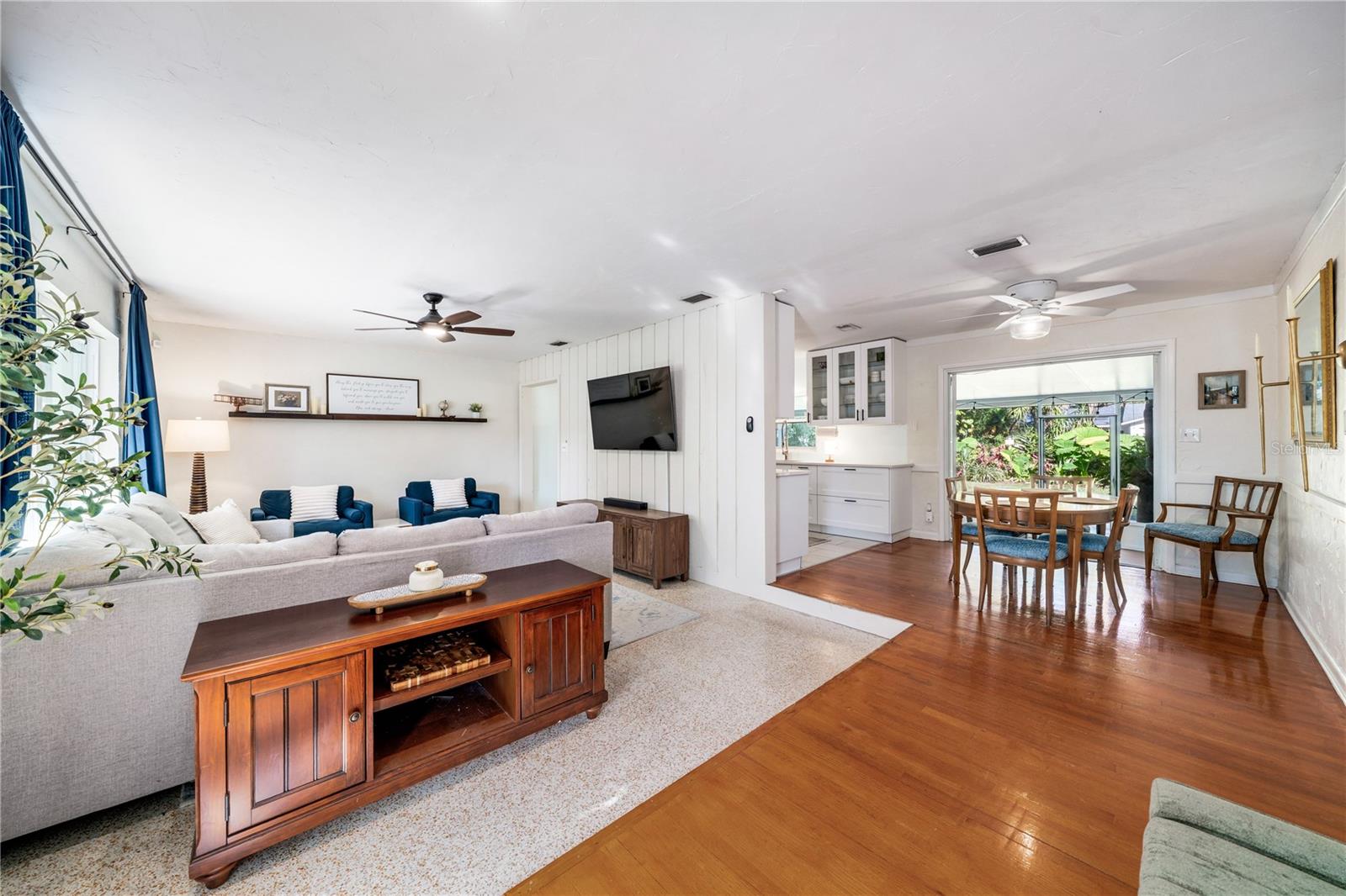 Image 4 of 40 For 1501 Overlake Avenue