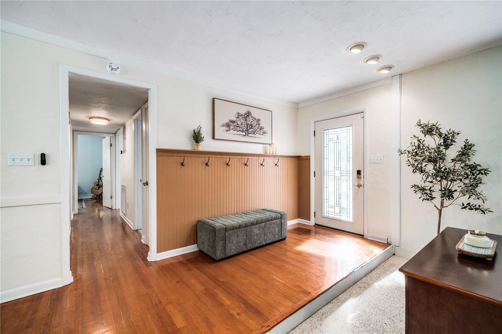 Image 5 of 40 For 1501 Overlake Avenue