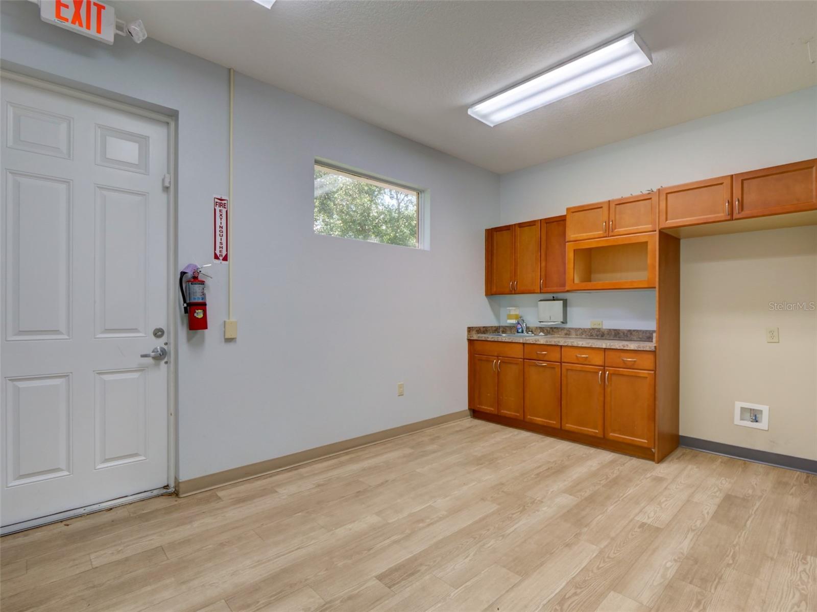 Image 10 of 26 For 733 Goldenrod Road