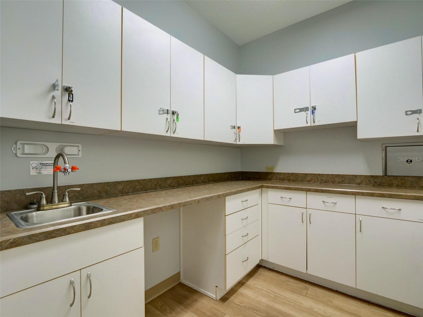 Image 11 of 26 For 733 Goldenrod Road