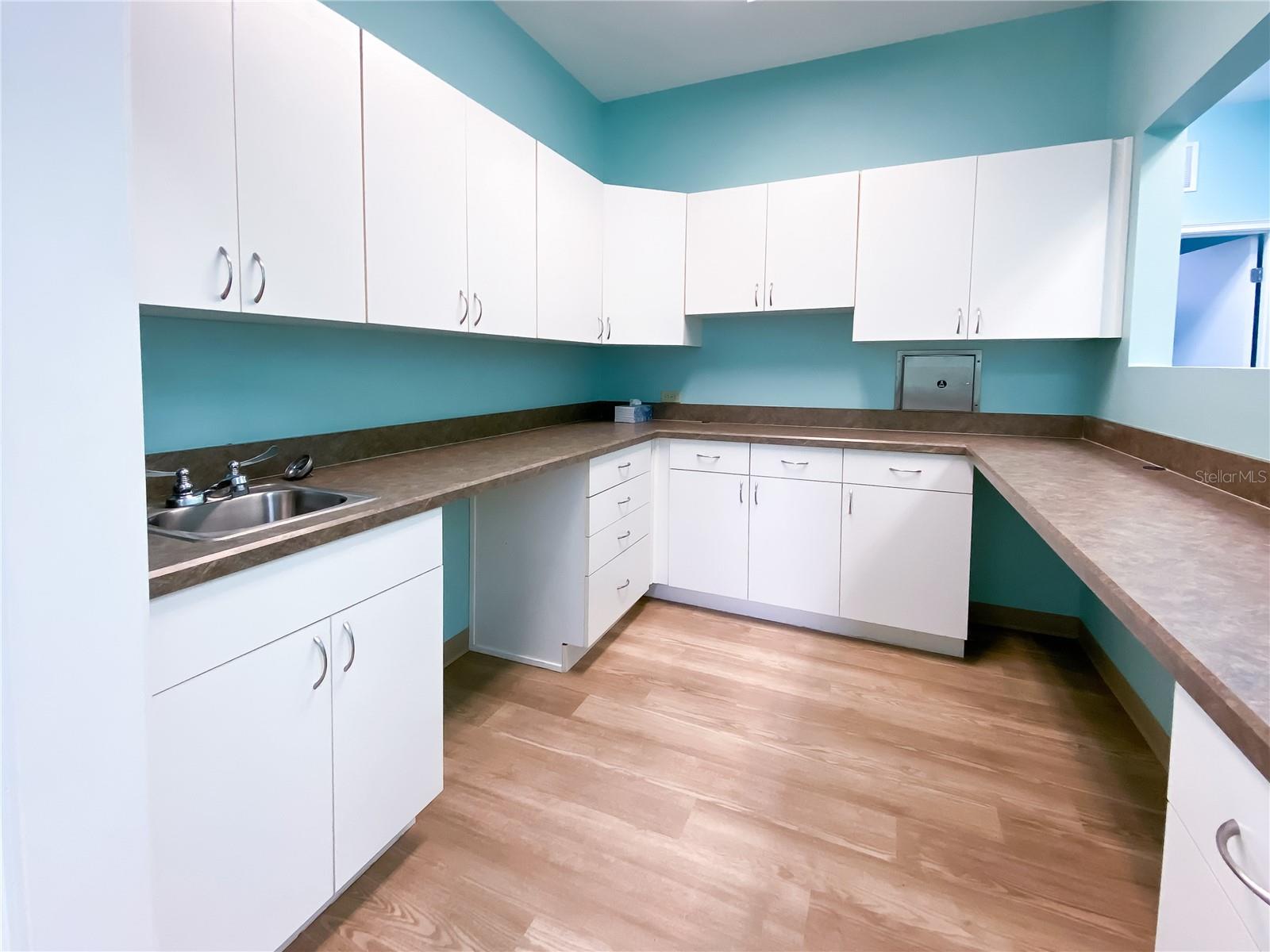 Image 19 of 26 For 733 Goldenrod Road