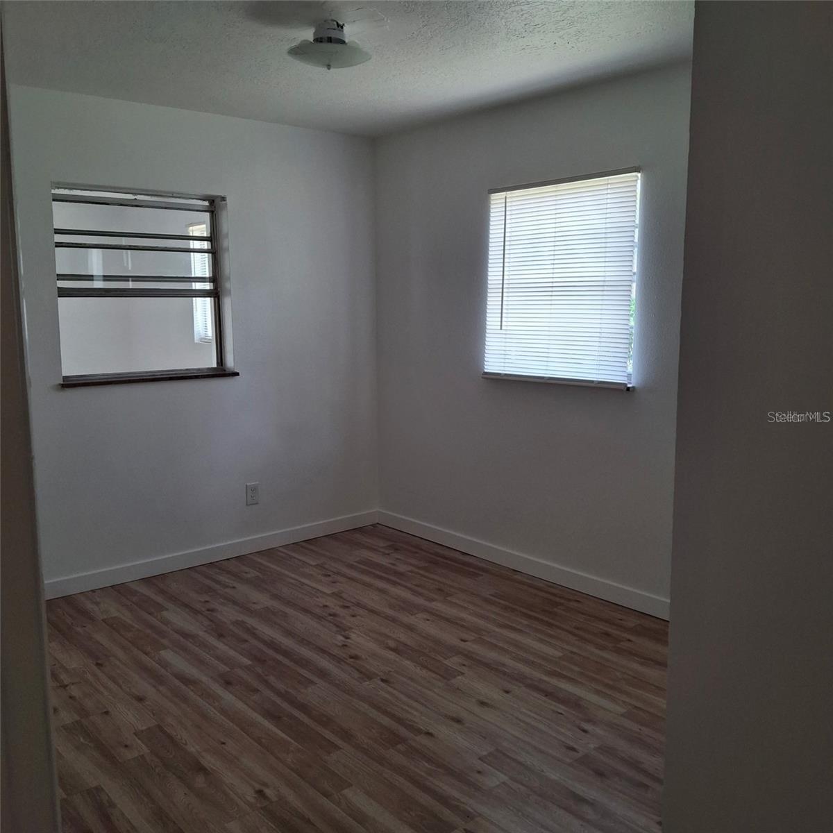 Image 10 of 17 For 444 Sunnyview Circle