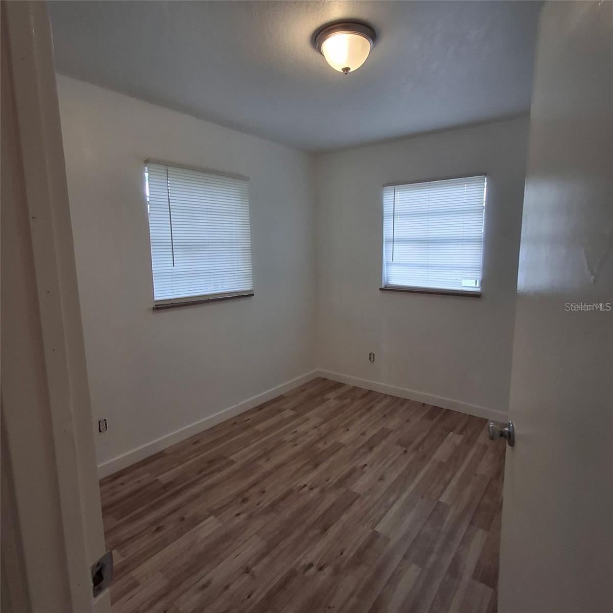 Image 15 of 17 For 444 Sunnyview Circle