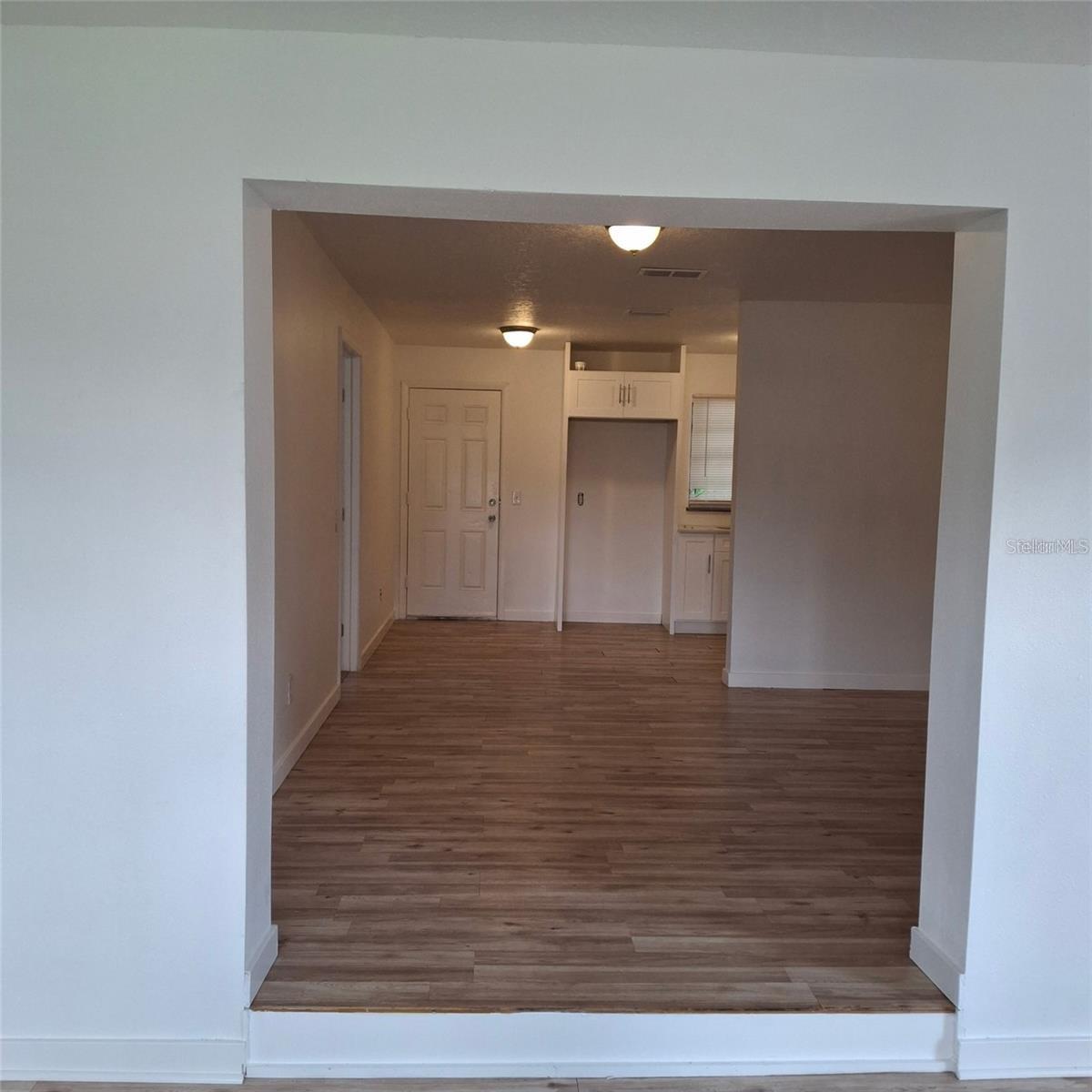 Image 8 of 17 For 444 Sunnyview Circle