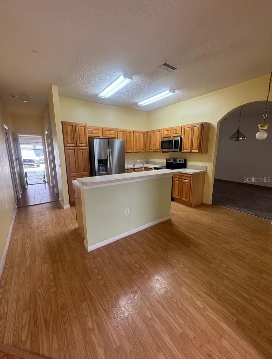 Image 3 of 8 For 105 Brixham Ct Court