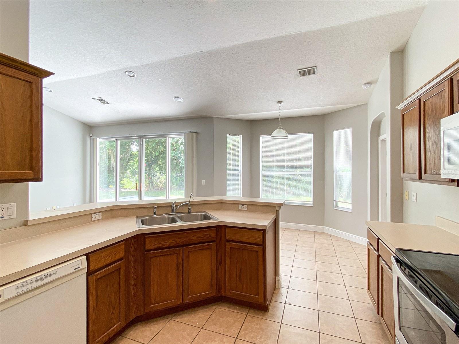 Image 11 of 32 For 3018 Lakewood Pointe Drive