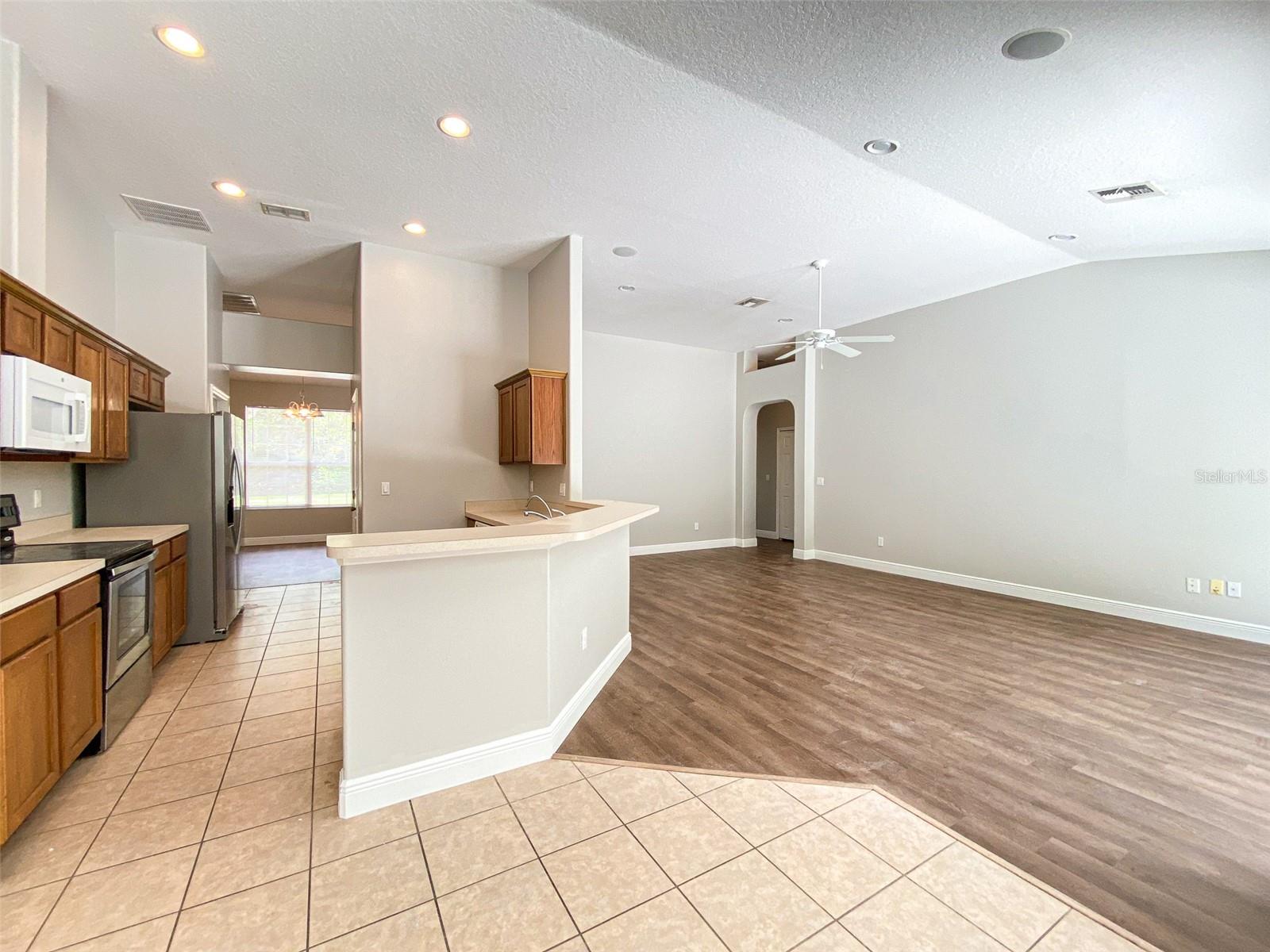 Image 4 of 32 For 3018 Lakewood Pointe Drive