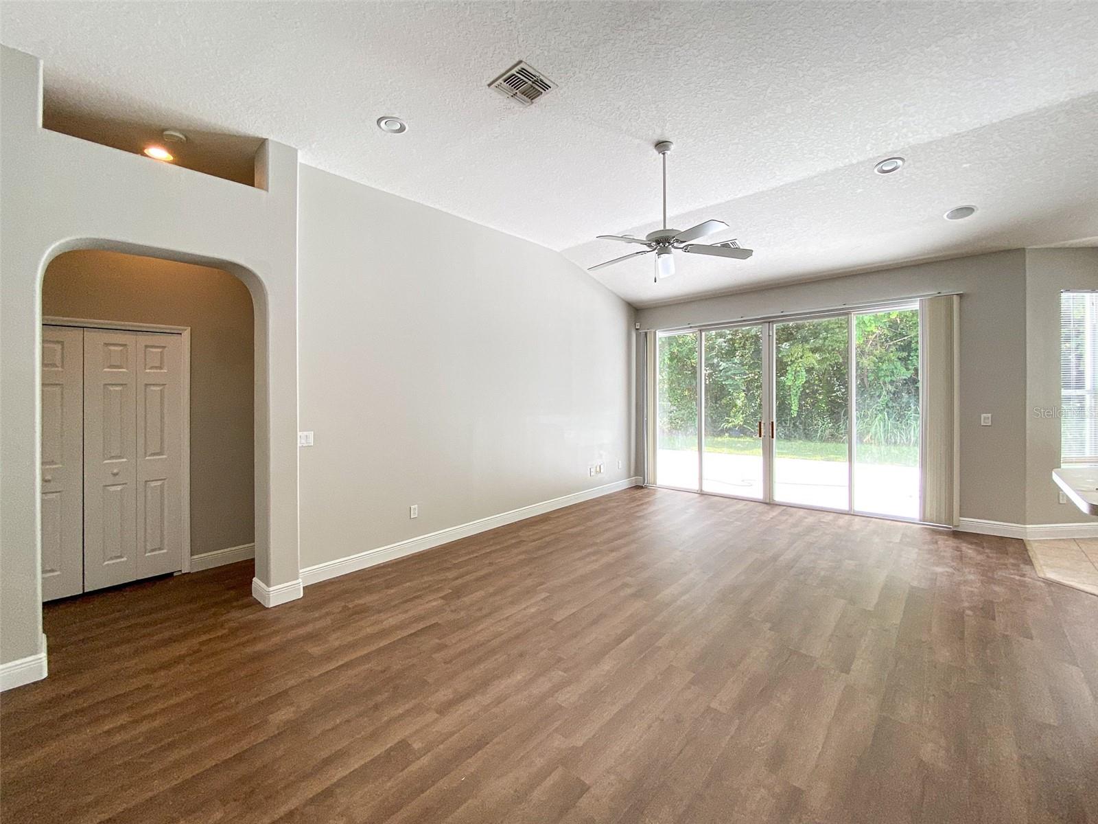 Image 7 of 32 For 3018 Lakewood Pointe Drive