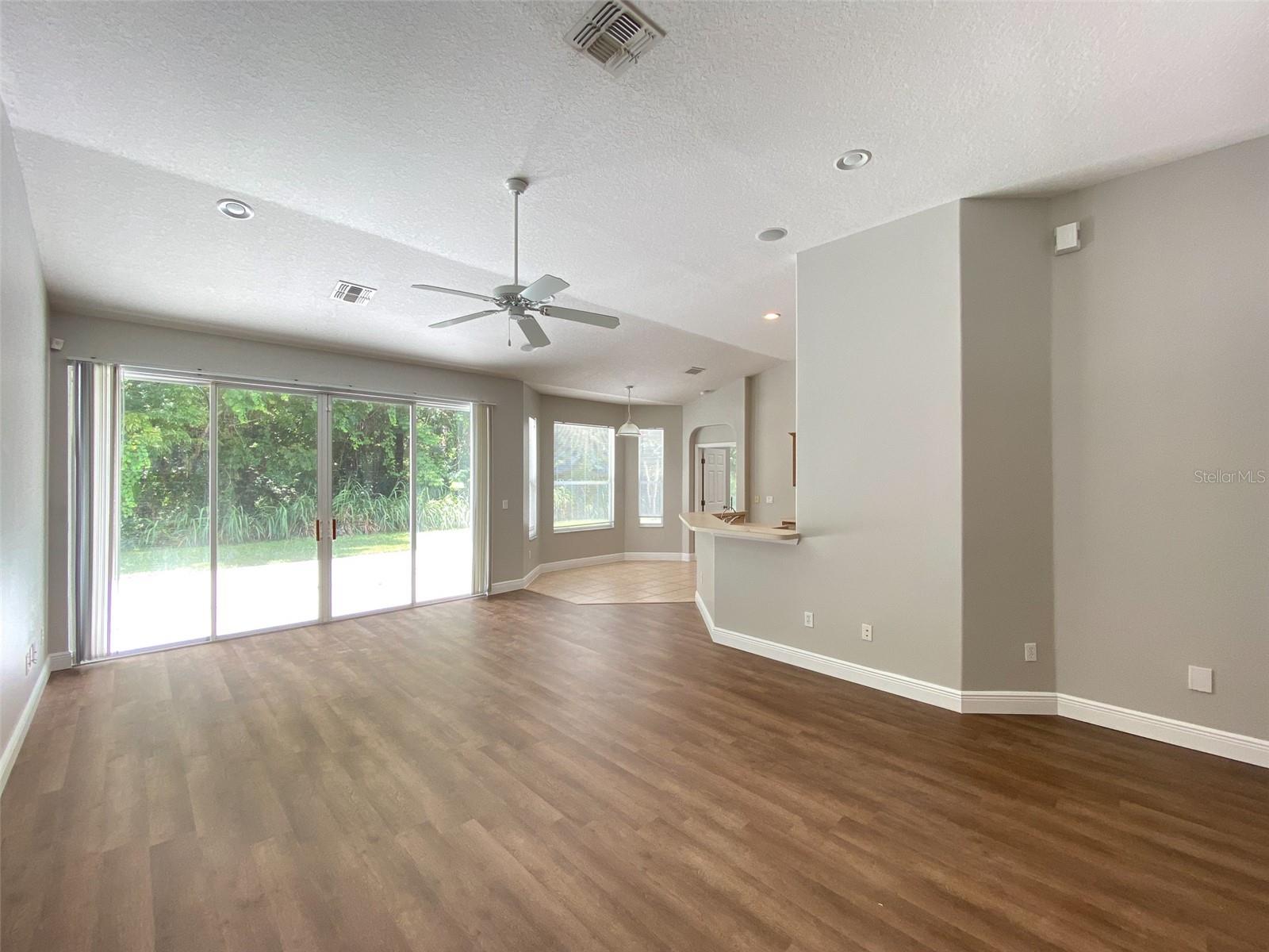 Image 8 of 32 For 3018 Lakewood Pointe Drive