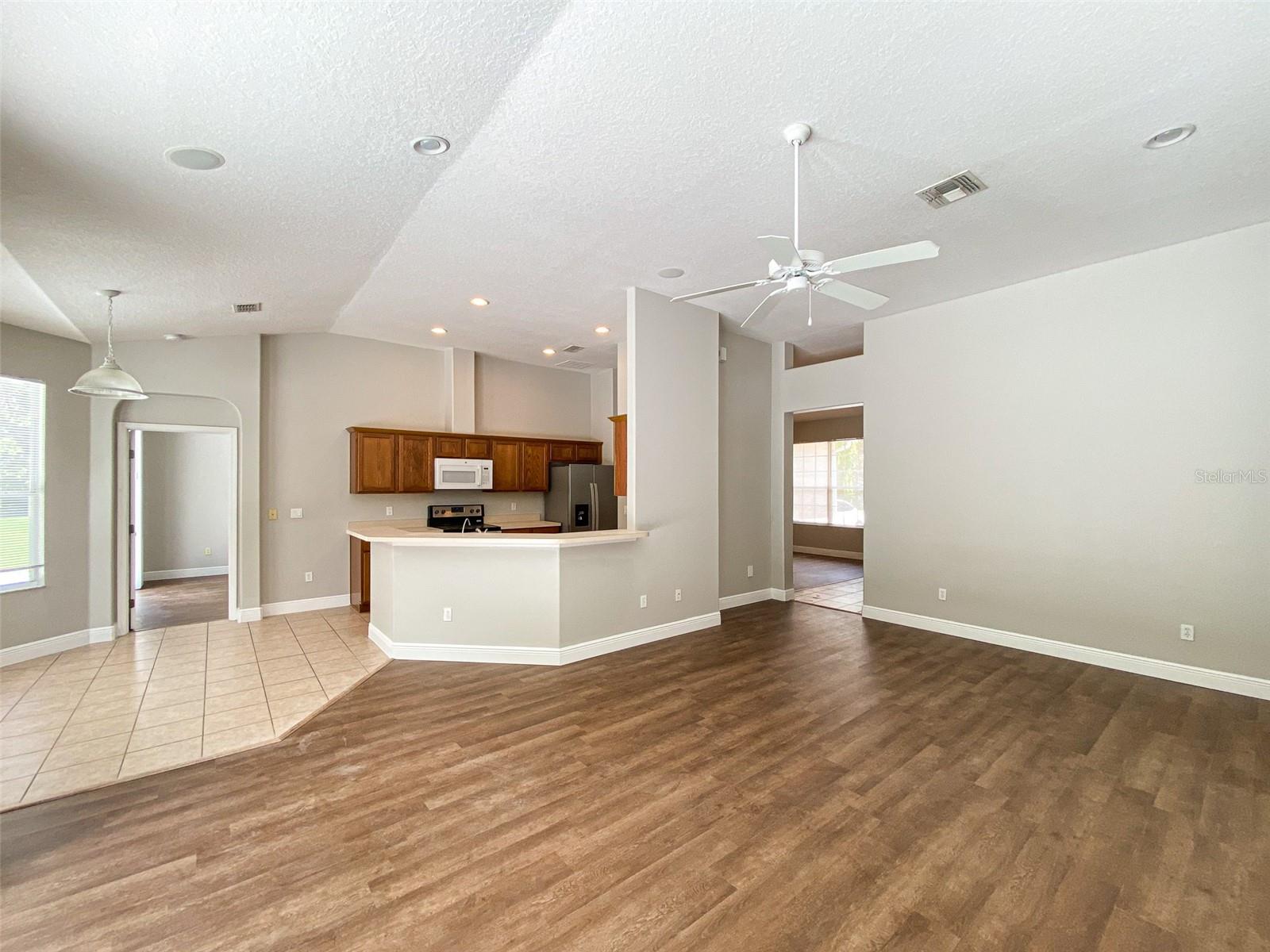 Image 9 of 32 For 3018 Lakewood Pointe Drive