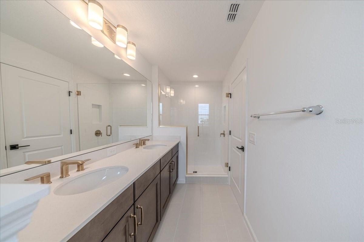 Image 38 of 70 For 1895 Pinecliff Drive