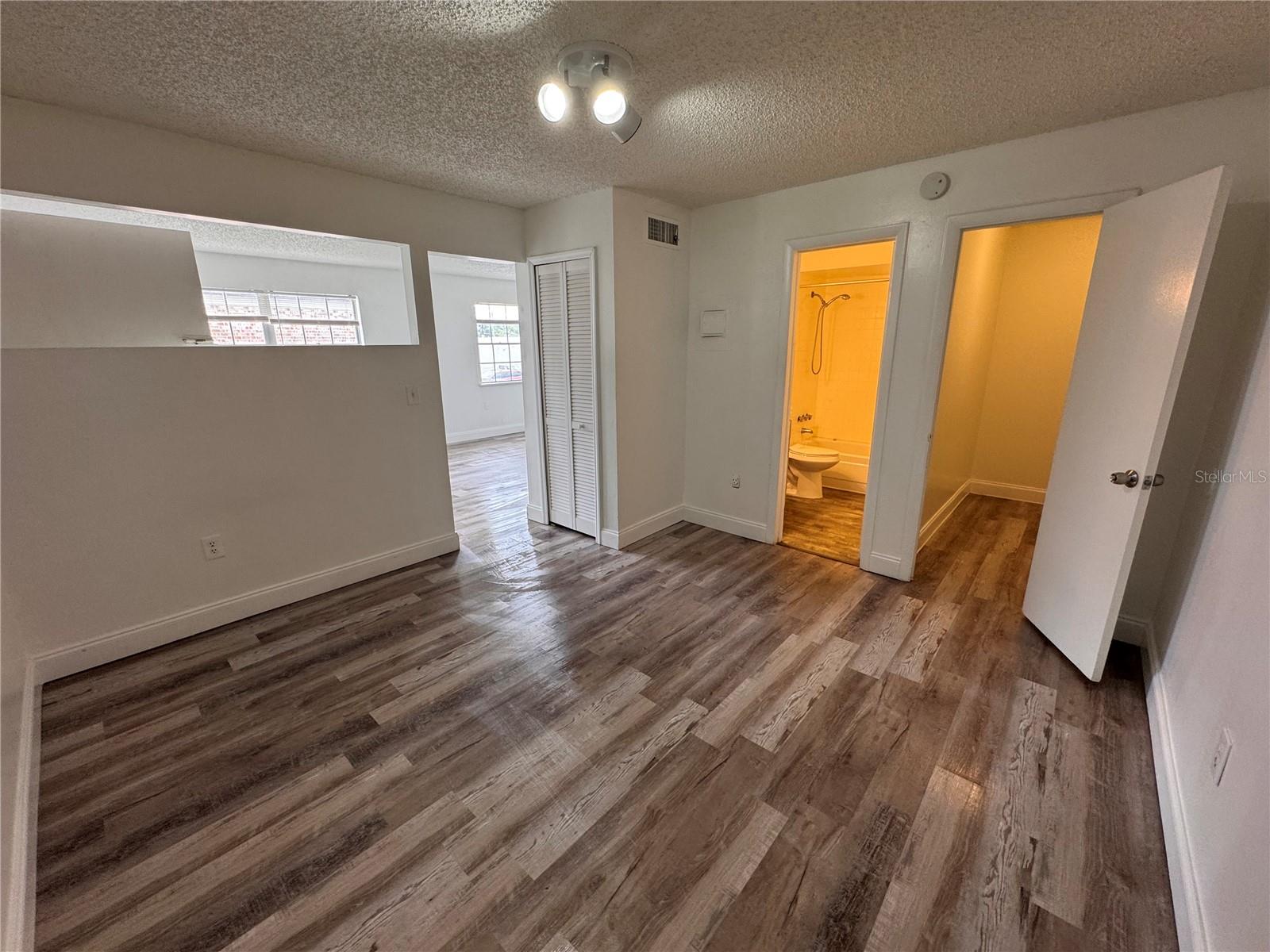 Image 16 of 35 For 5317 Curry Ford Road O201