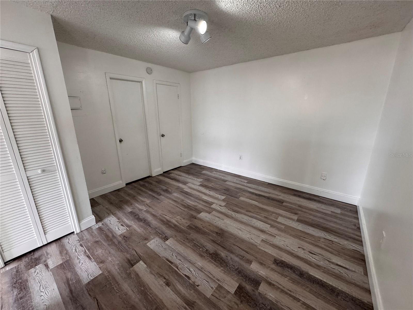 Image 18 of 35 For 5317 Curry Ford Road O201