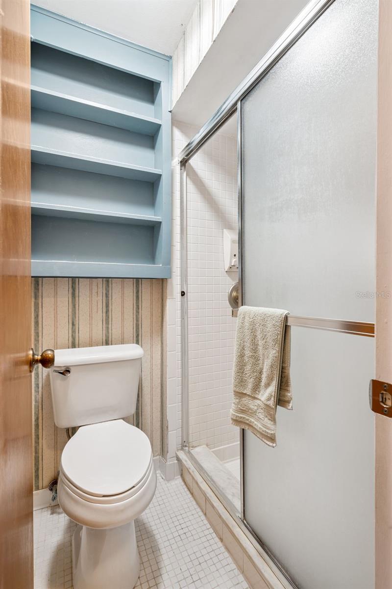 Image 15 of 25 For 958 Orange Avenue