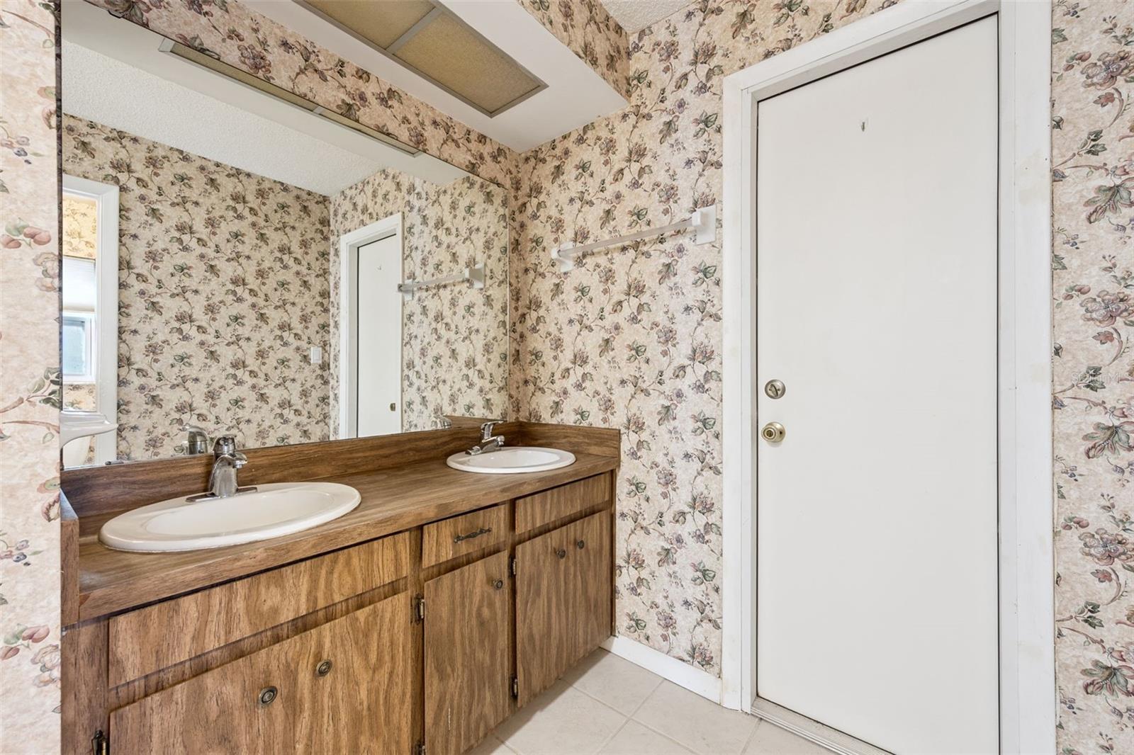 Image 22 of 25 For 958 Orange Avenue