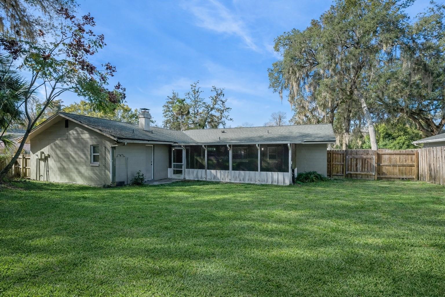 Image 8 of 25 For 958 Orange Avenue