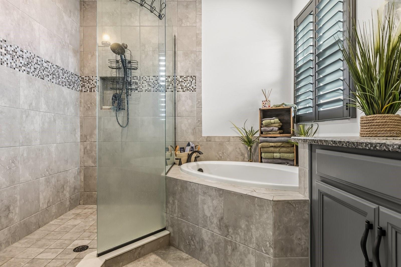 Image 22 of 41 For 3963 Carrick Bend Drive