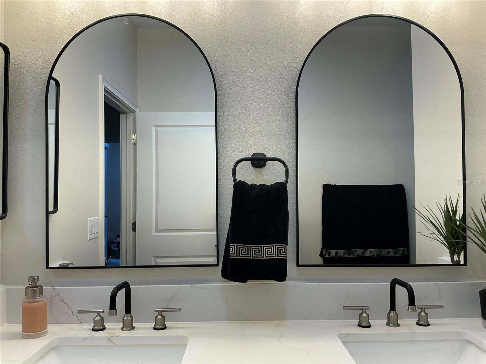 Image 17 of 43 For 3550 Fairwaters Court #c