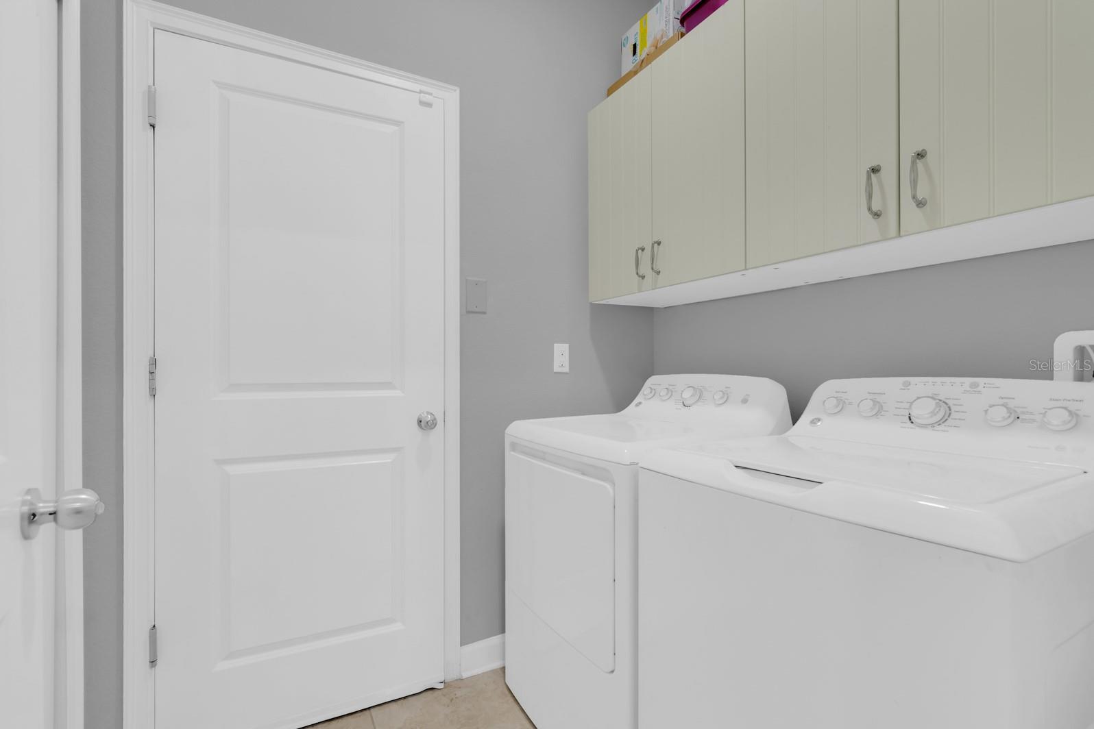 Image 25 of 43 For 3550 Fairwaters Court #c