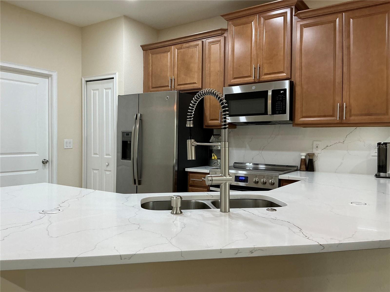 Image 9 of 43 For 3550 Fairwaters Court #c