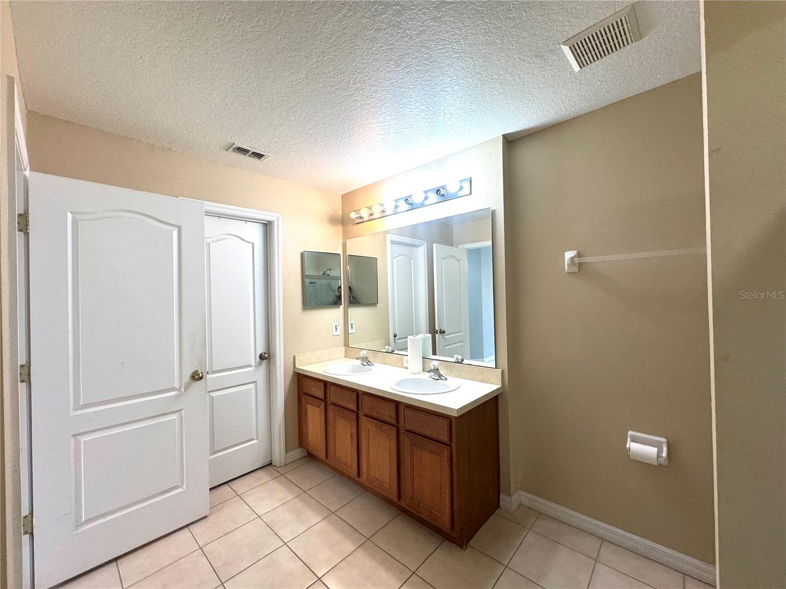 Image 23 of 27 For 3917 Pemberly Pines Circle