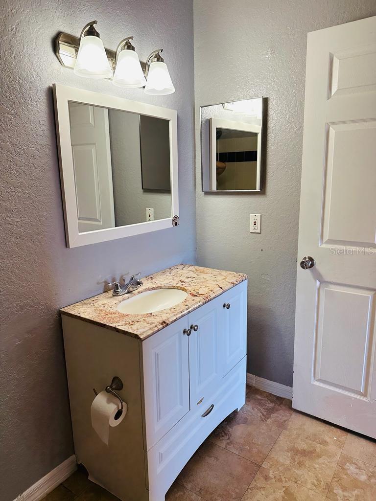 Image 13 of 16 For 6025 Westgate Drive 2536