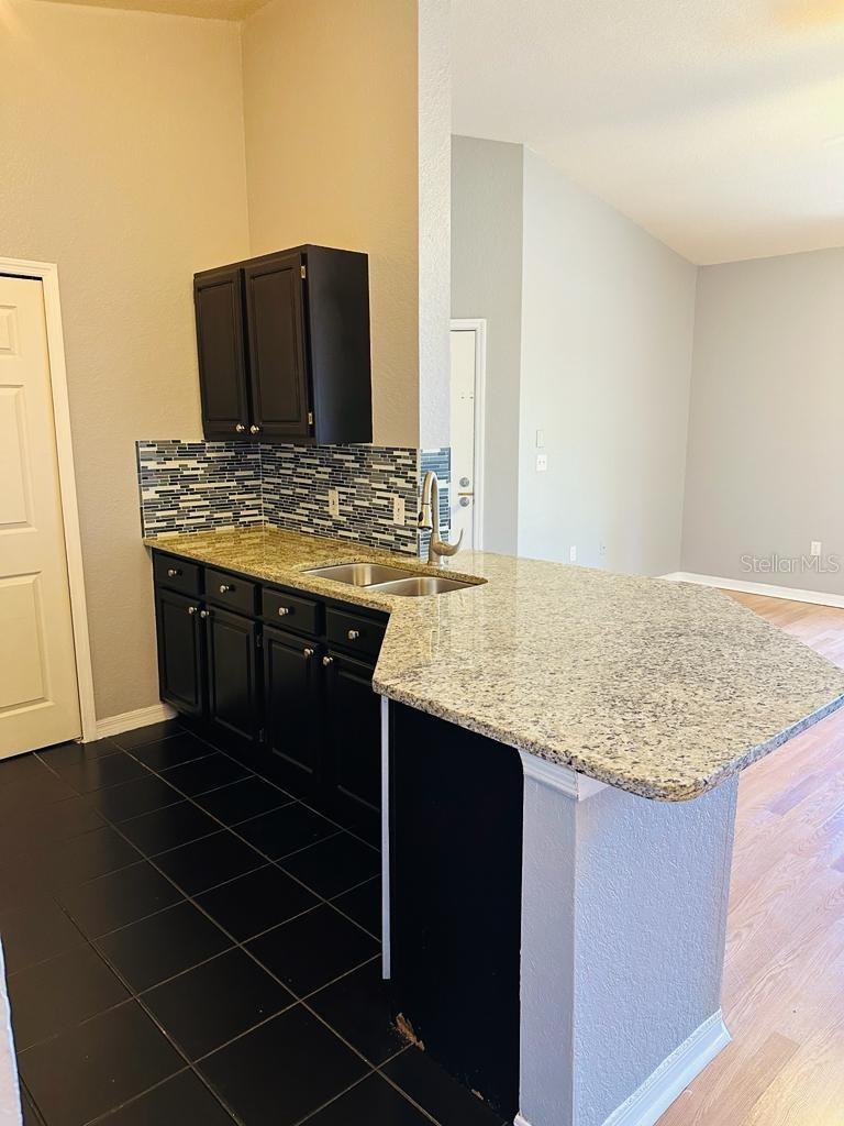 Image 4 of 16 For 6025 Westgate Drive 2536