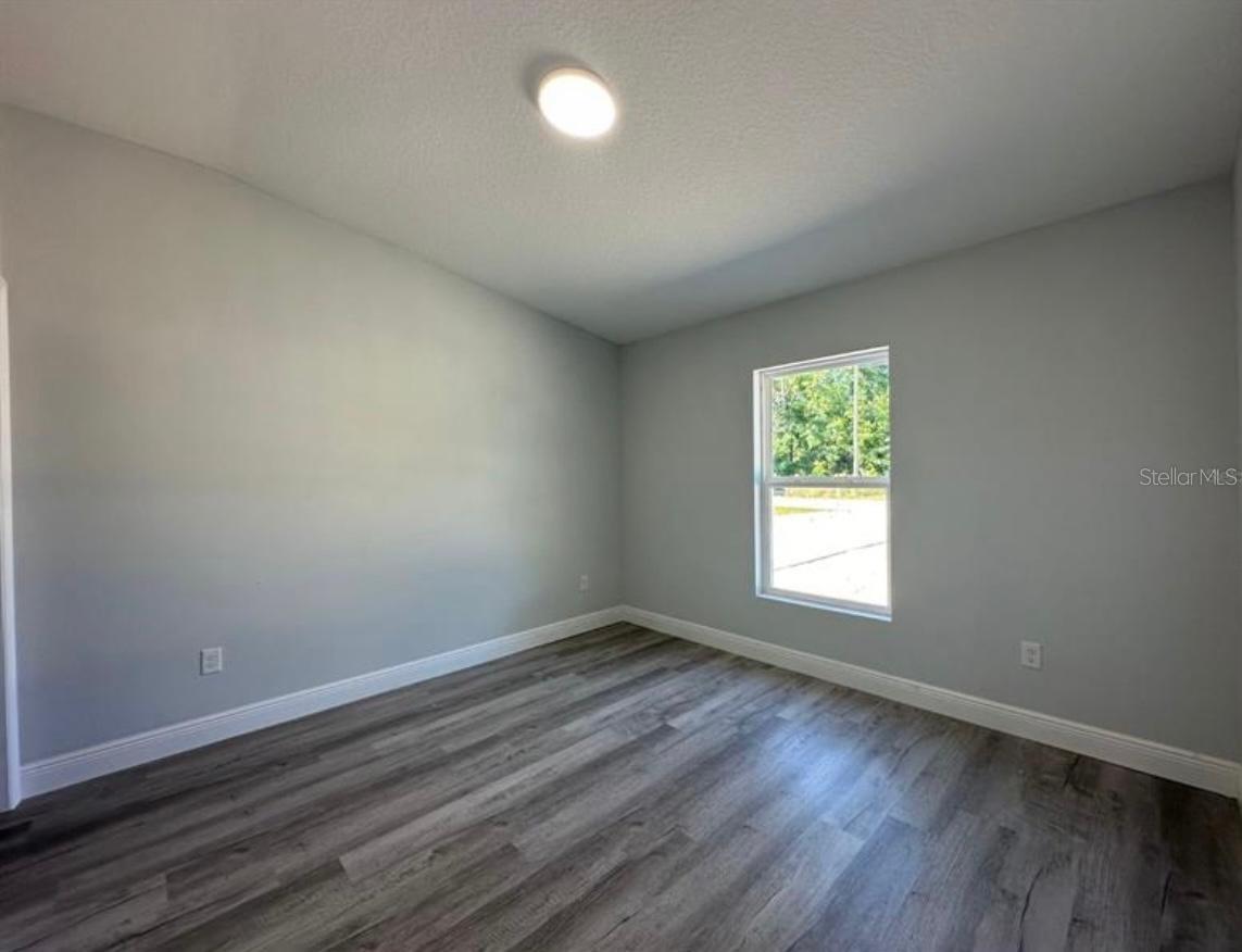 Image 5 of 7 For 5 Dogwood Court