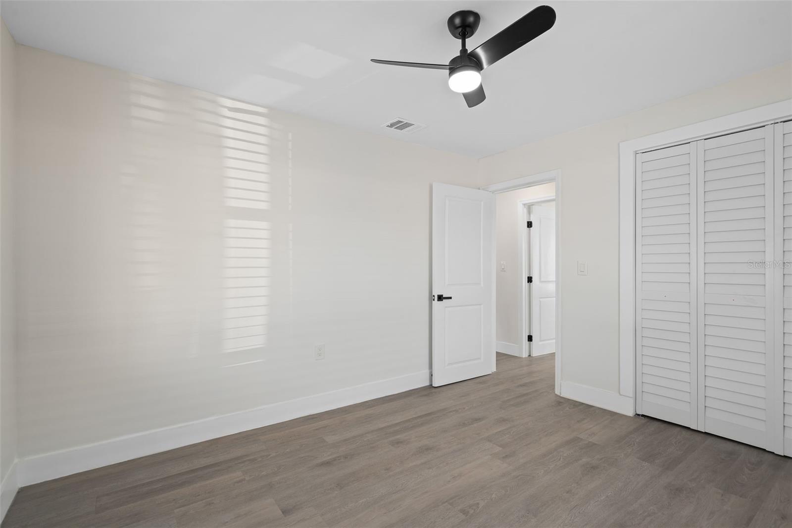 Image 21 of 34 For 118 Deacon Jones Boulevard