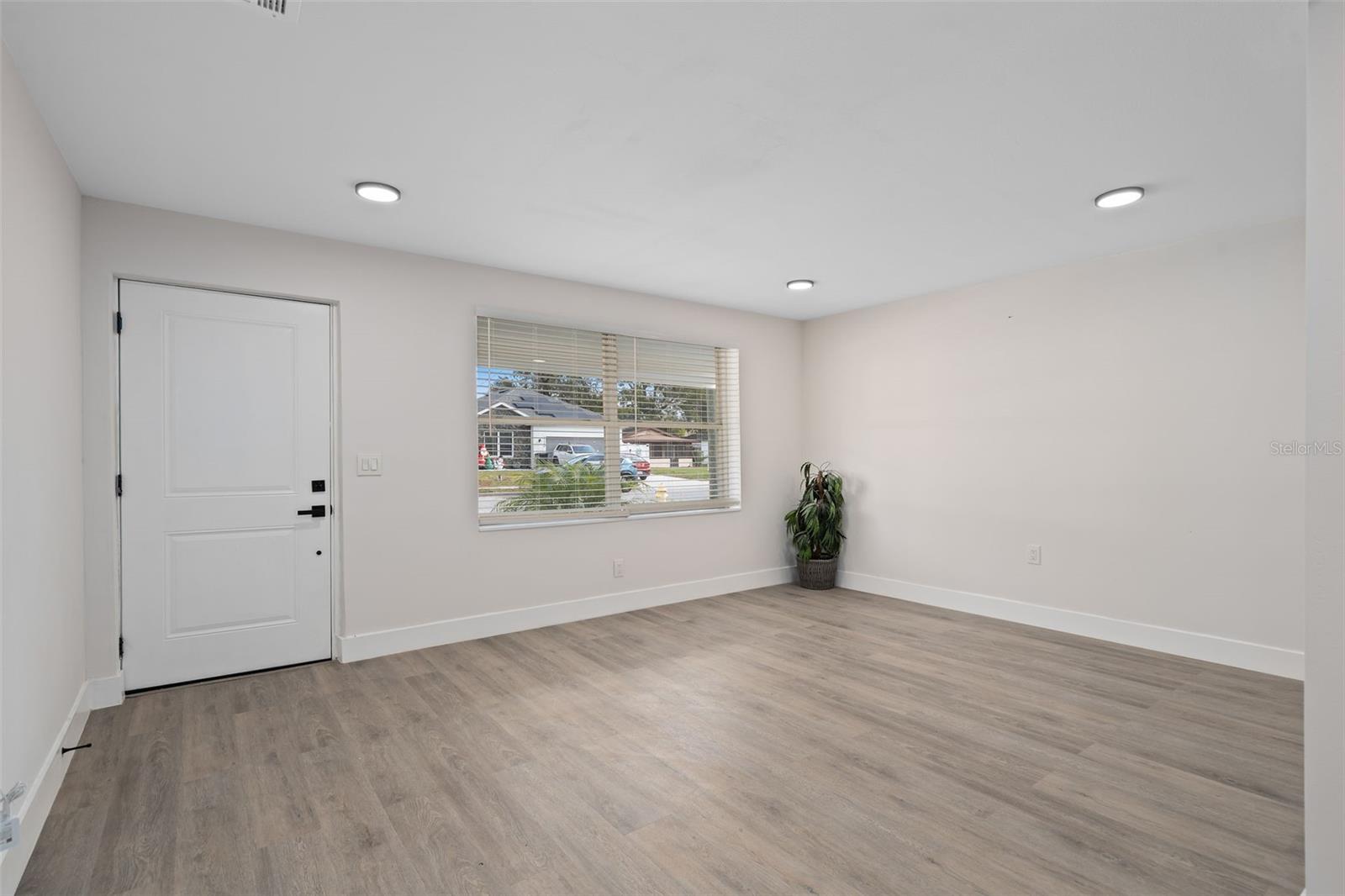 Image 6 of 34 For 118 Deacon Jones Boulevard