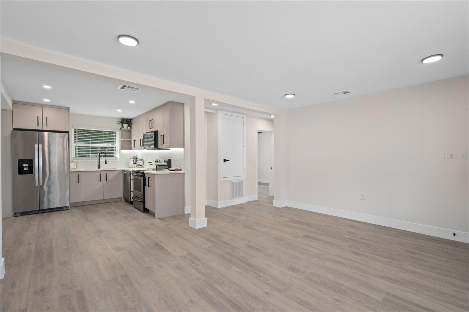 Image 8 of 34 For 118 Deacon Jones Boulevard