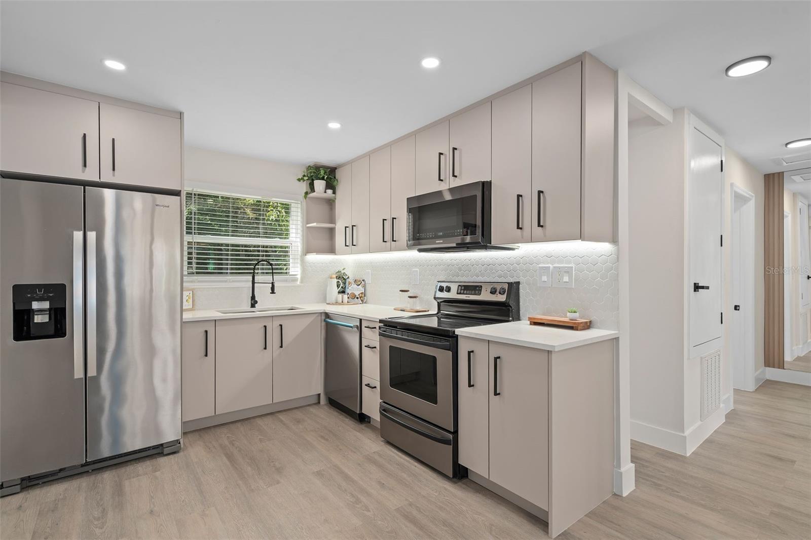 Image 9 of 34 For 118 Deacon Jones Boulevard