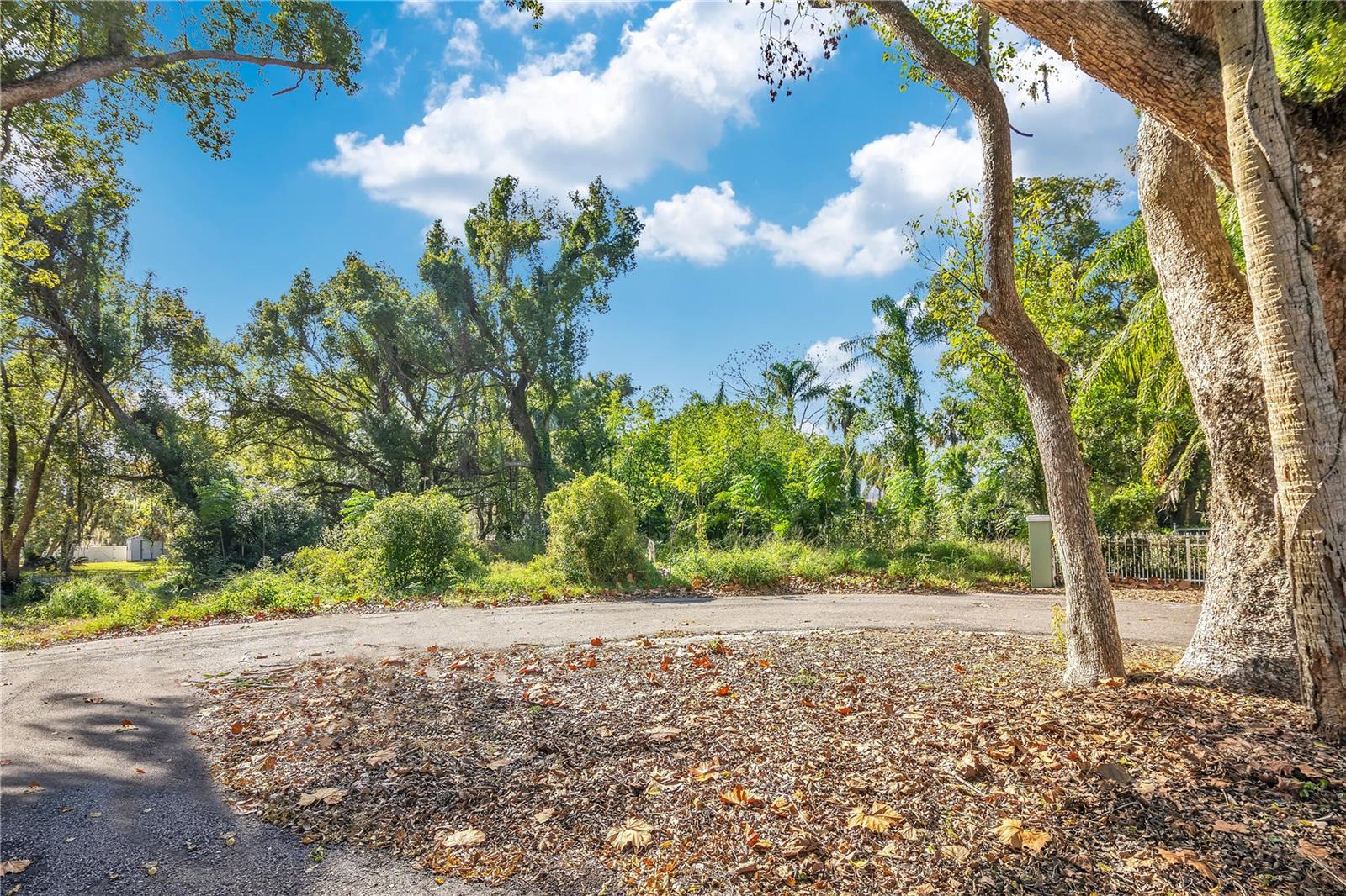 Image 4 of 18 For 7624 Teakwood Place