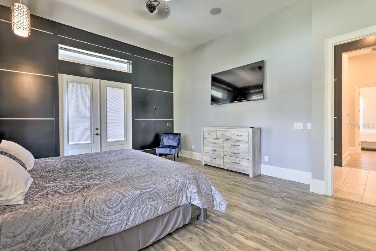 Image 5 of 25 For 13743 Walcott Avenue