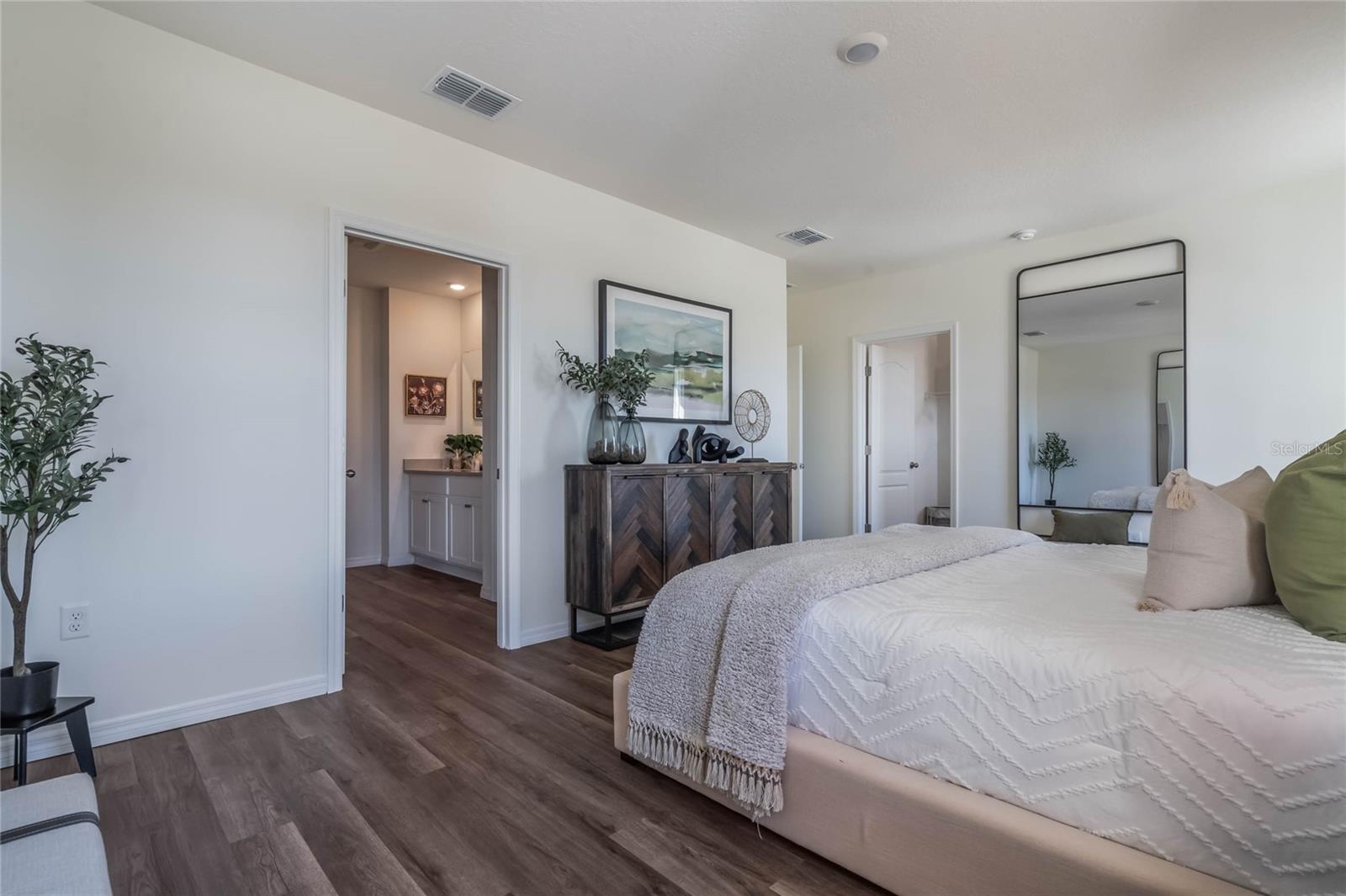 Image 20 of 29 For 8403 Madrid Street