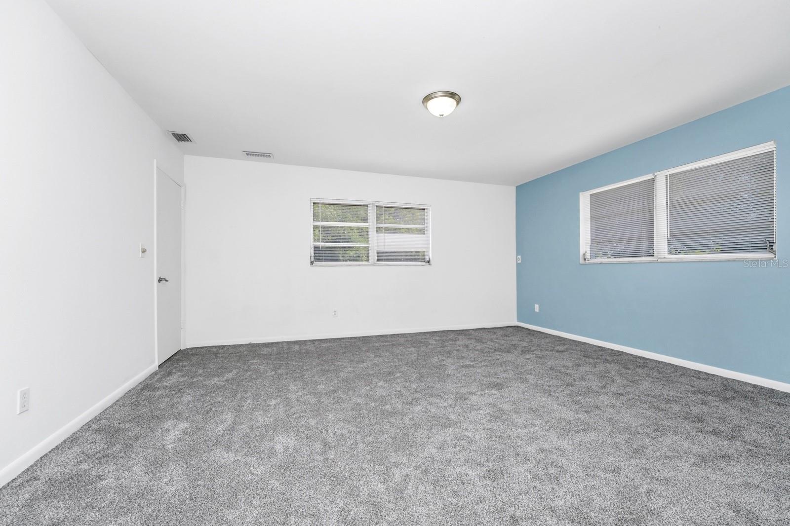 Image 18 of 38 For 511 Alder Avenue