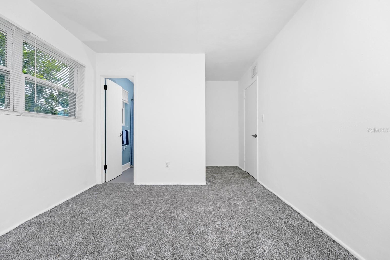 Image 33 of 38 For 511 Alder Avenue