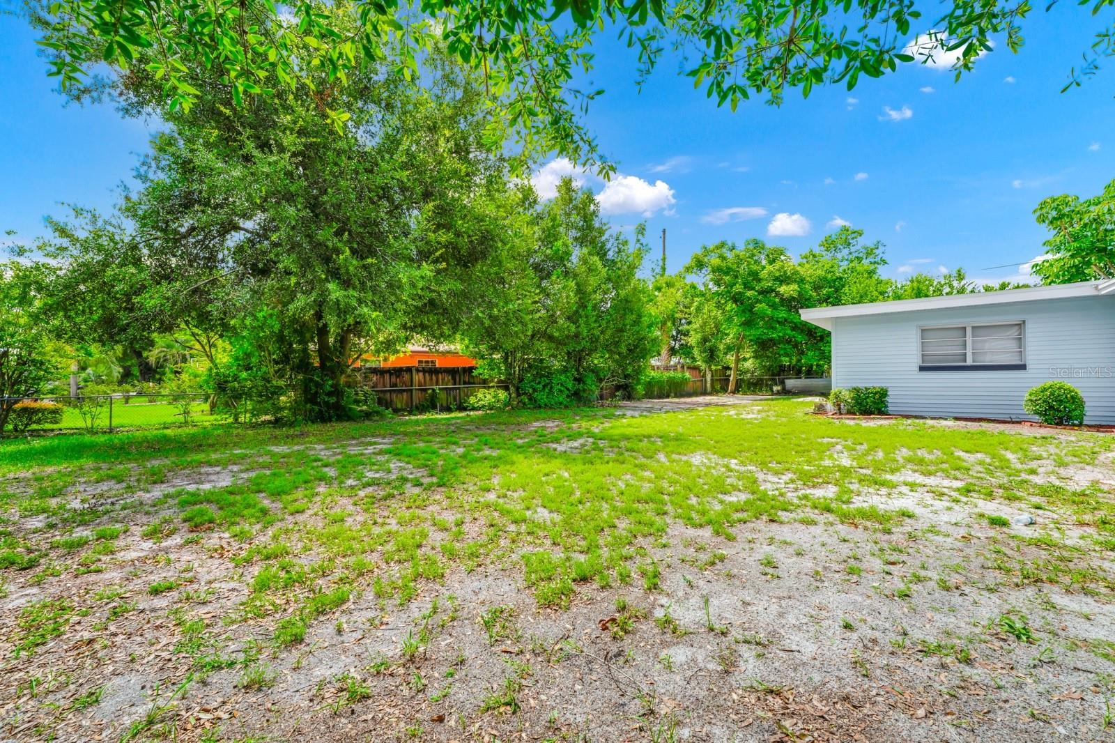 Image 5 of 38 For 511 Alder Avenue