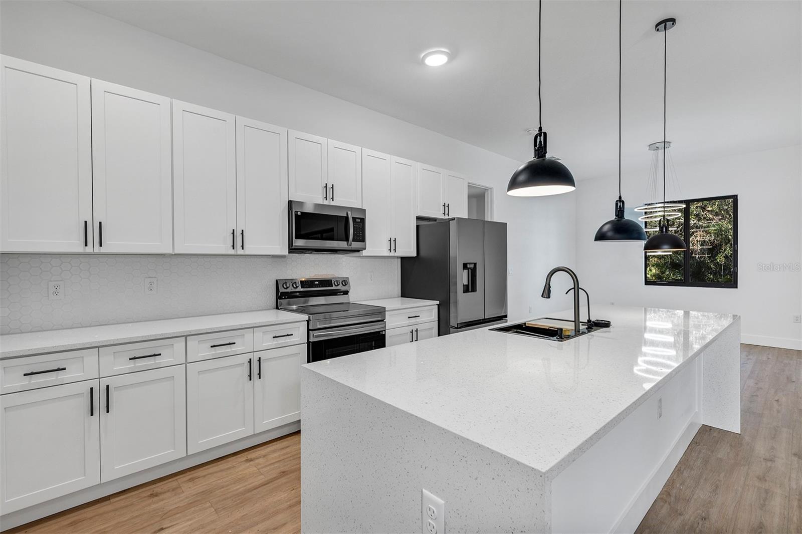 Image 15 of 62 For 493 Sycamore Street