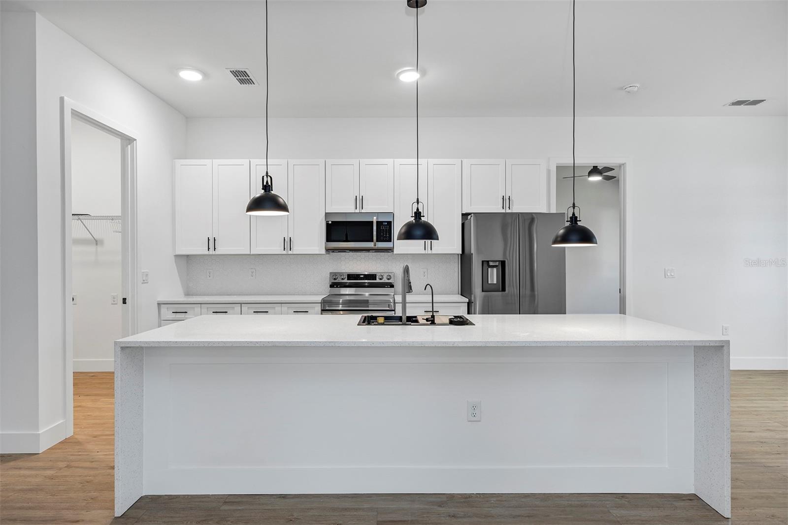 Image 19 of 62 For 493 Sycamore Street