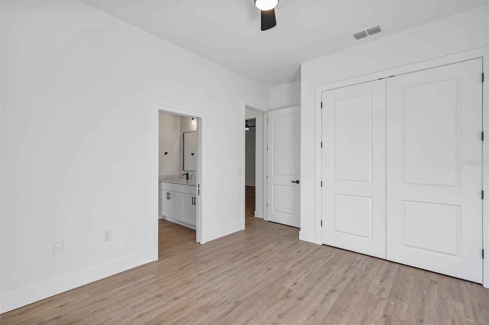 Image 43 of 62 For 493 Sycamore Street